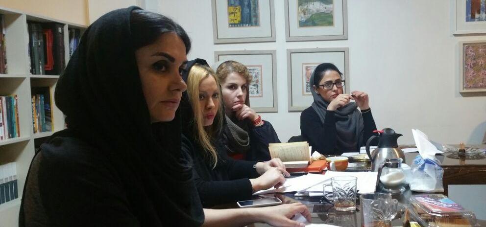 مصاحبه انجمن هنرمندان نقاش ایران مینا نادری فروش سالانه